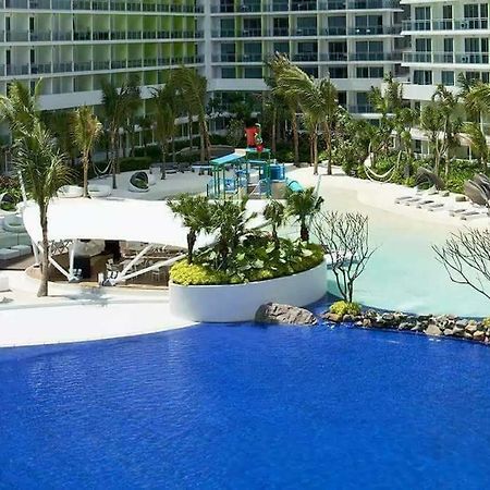 Azure Urban Resort Maui Unit Манила Экстерьер фото