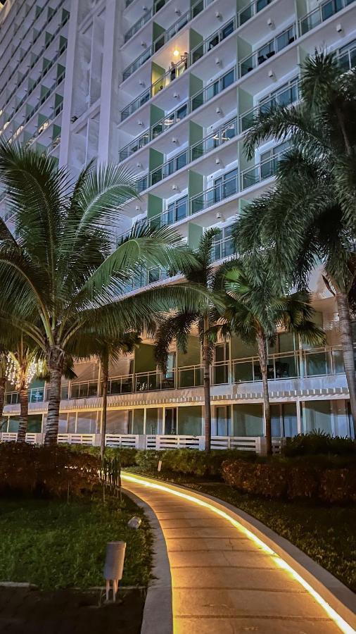Azure Urban Resort Maui Unit Манила Экстерьер фото