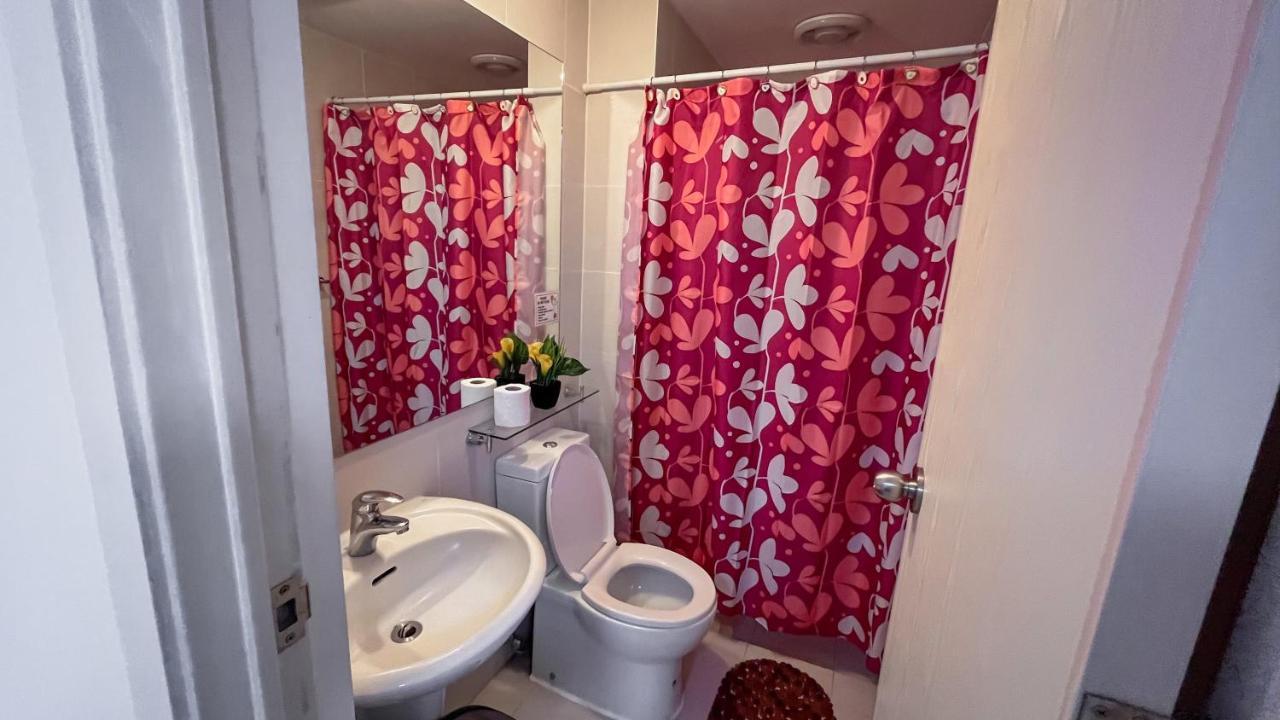 Azure Urban Resort Maui Unit Манила Экстерьер фото