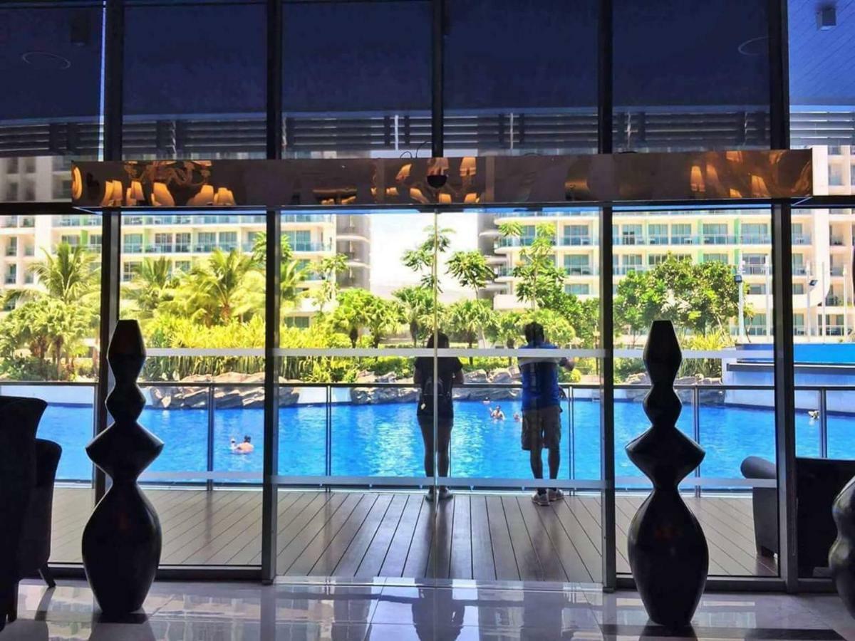 Azure Urban Resort Maui Unit Манила Экстерьер фото
