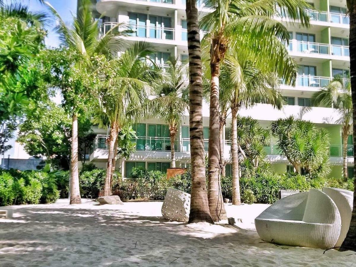 Azure Urban Resort Maui Unit Манила Экстерьер фото